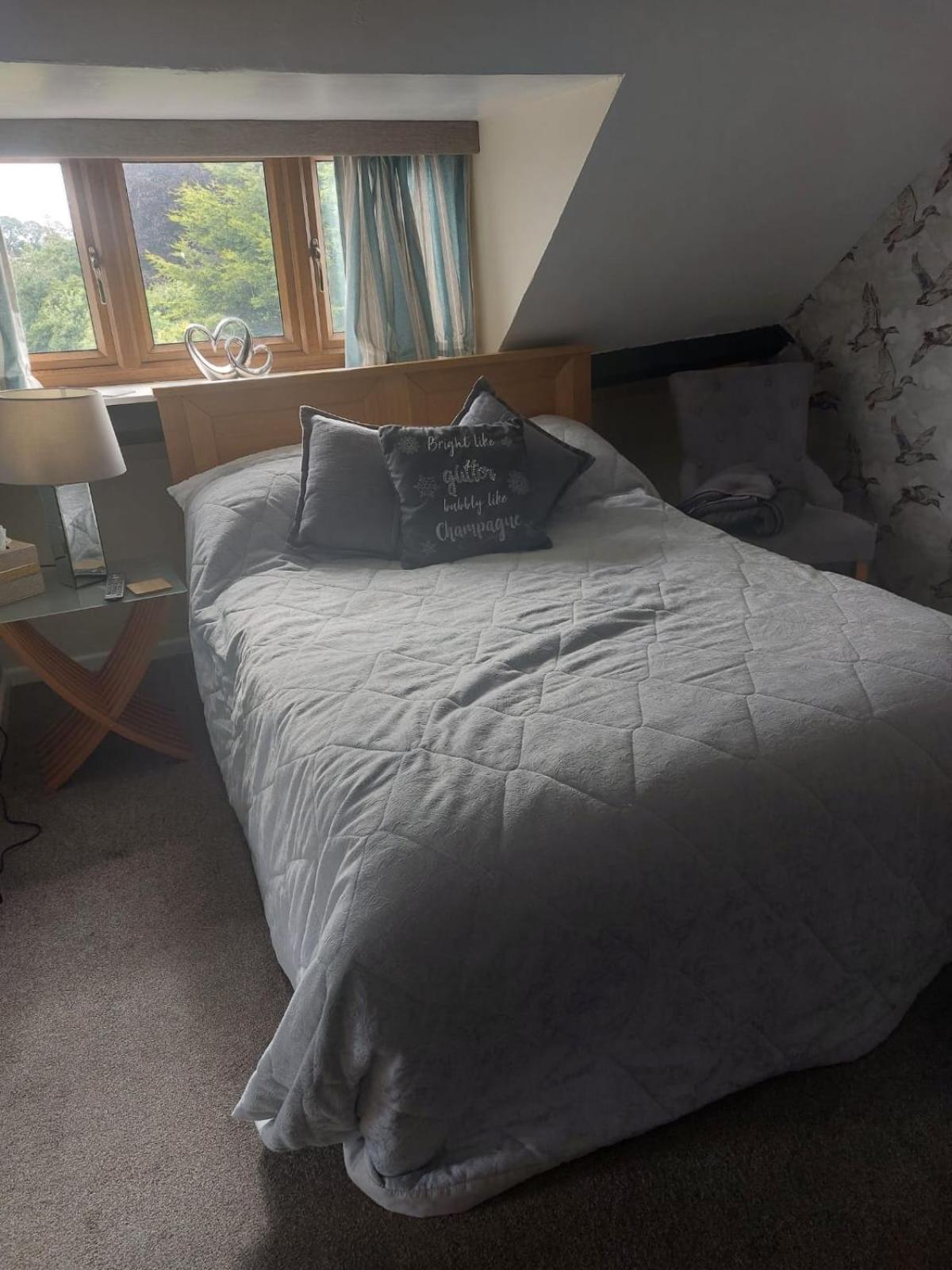 The Blue Bell Hotel Boroughbridge Buitenkant foto